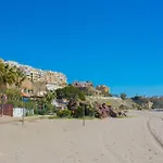A 50 M De La Playa