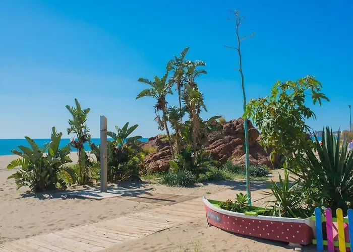 A 50 M De La Playa Apartment *