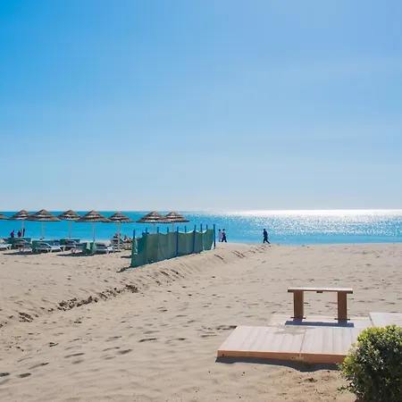 A 50 M De La Playa Apartamento *