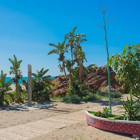 A 50 M De La Playa Apartment *