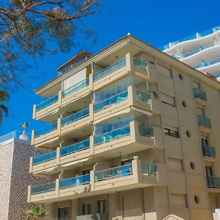A 50 M De La Playa Apartment *