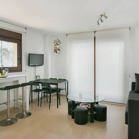 A 50 M De La Playa *